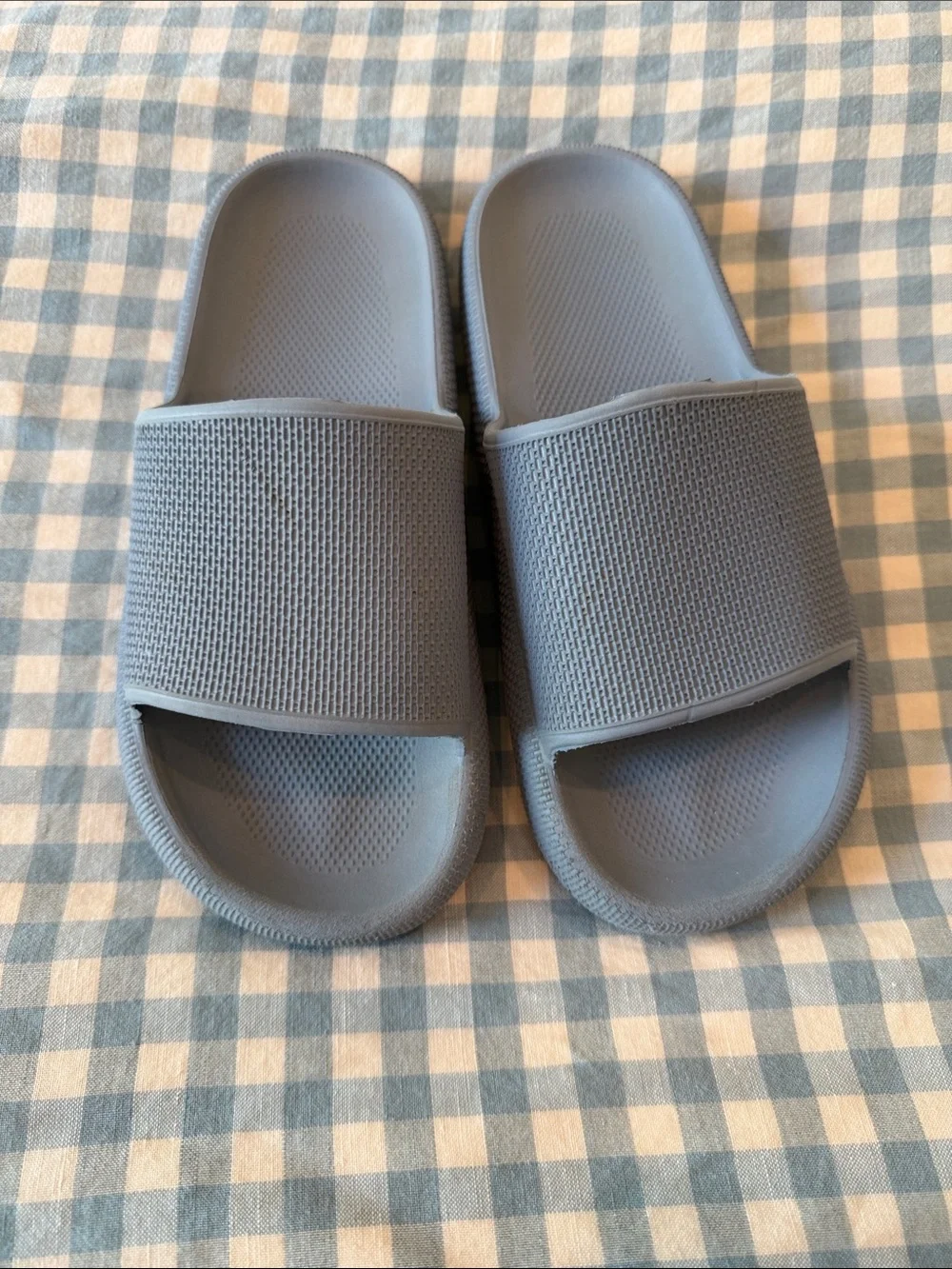 Boys slides, slate light blue, size 4, good condition